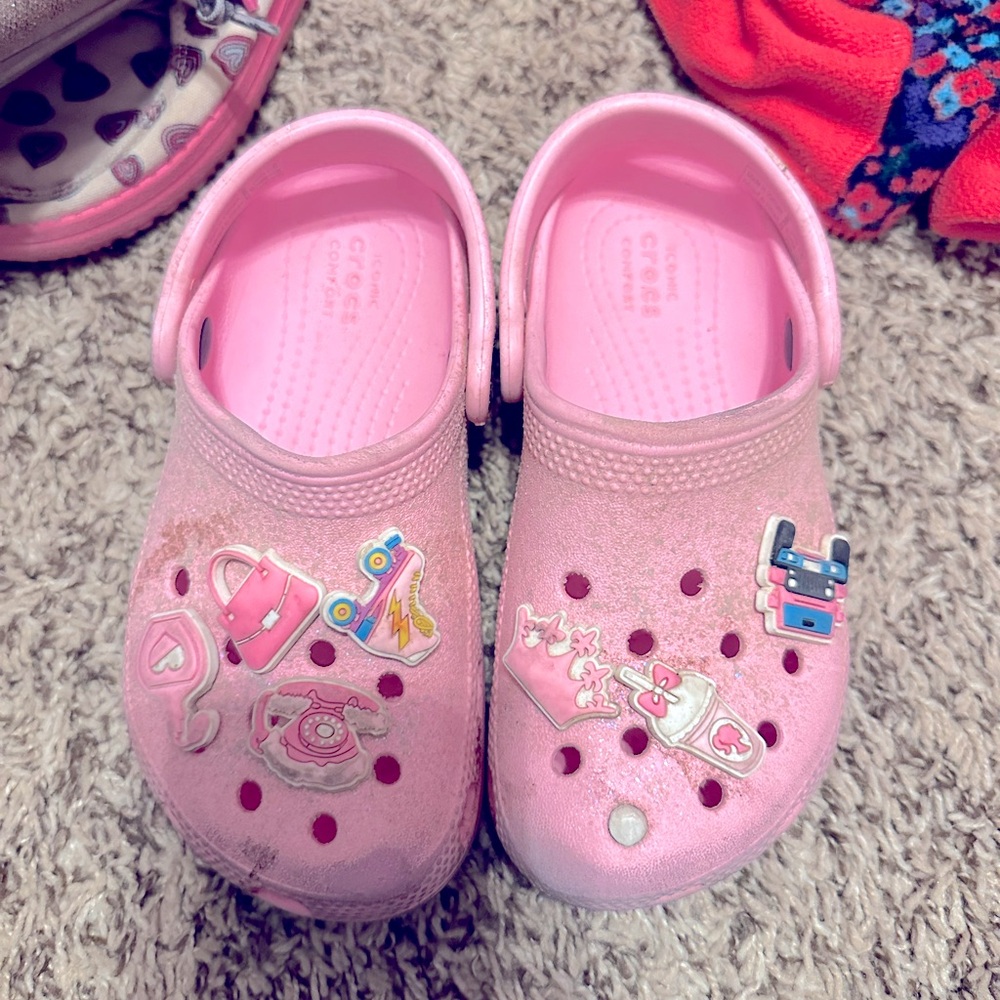 Pink shiney crocs